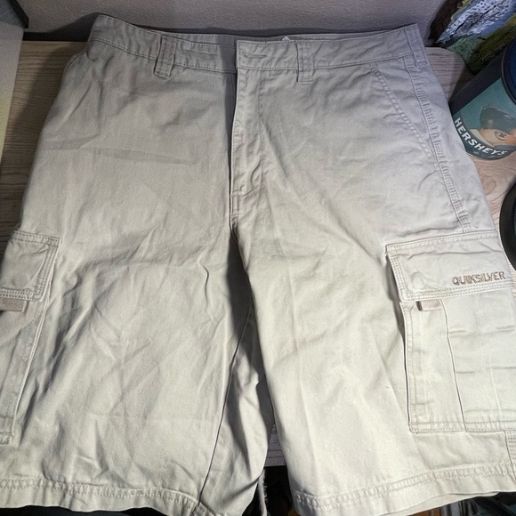 Quicksilver cargo shorts - Picture 5 of 6